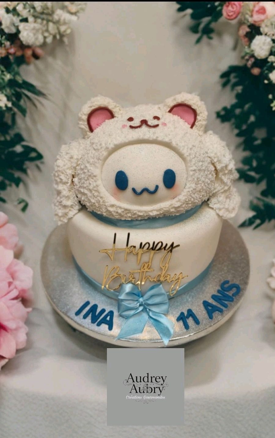 Gâteau anniversaire Cinnamoroll enfant blanc bleu — Audrey Aubry